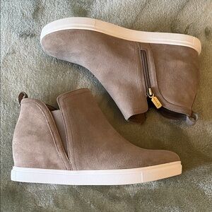 Blondo Suede Women's Tan Wedge Shoe/boot